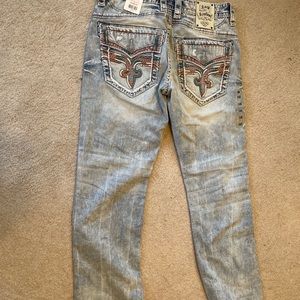 Men’s rock revival 34x32 relaxed straight jeans never worn, Retail for $139.